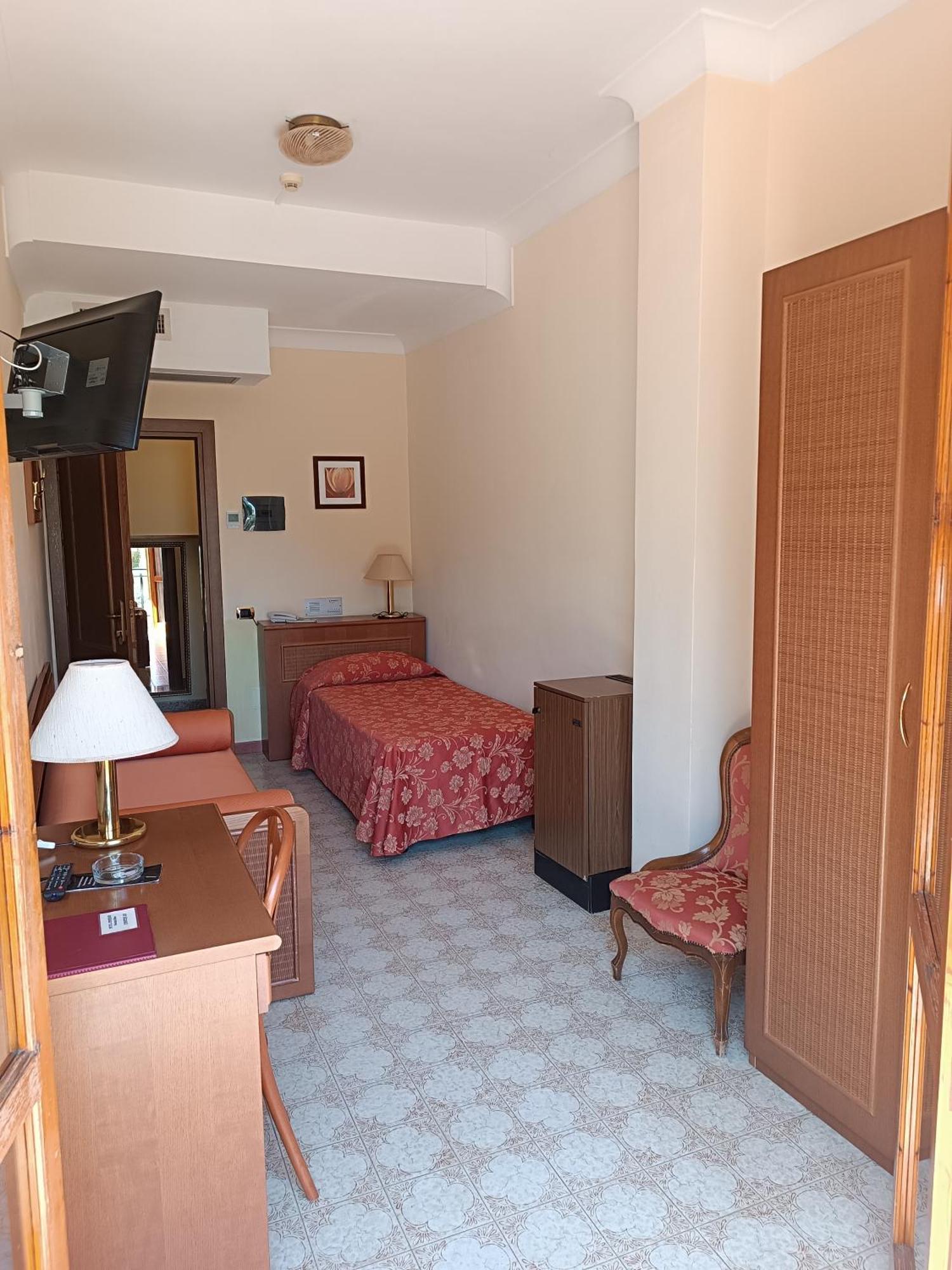 Single Room Sea View,1552708252:JPEG