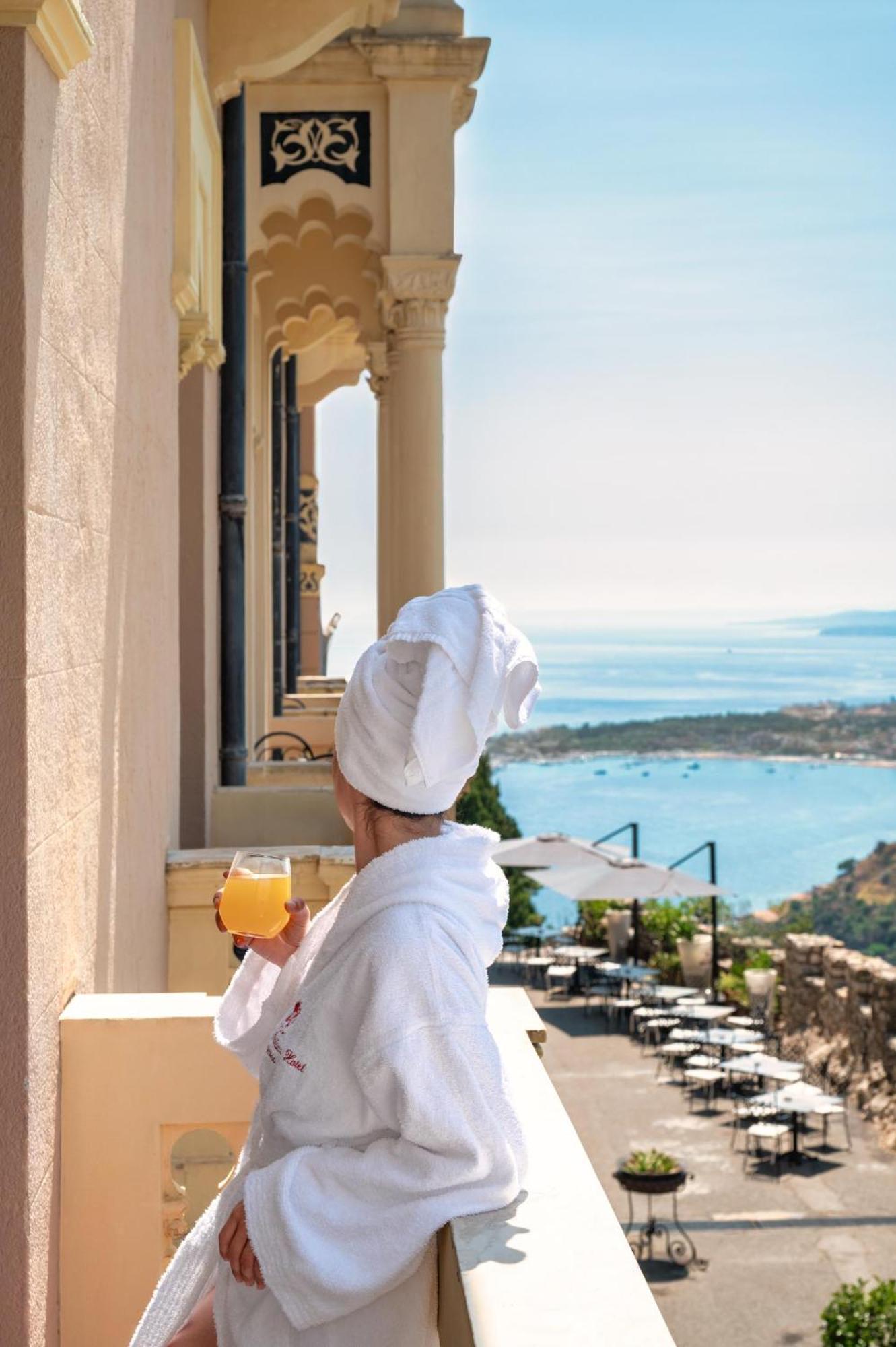 Deluxe Double or Twin Room Balcony Etna View